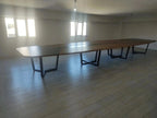 İstanbul Ofis Mobilya modern ahşap ve gri detaylı, metal ayaklı 715x200cm büyük oval ofis toplantı masası.